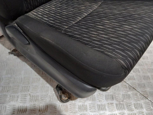 ASIENTO DELANTERO DERECHO TOYOTA YARIS (KSP1/NLP1/NSP1) 