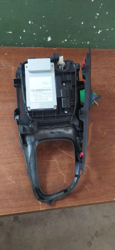 CONSOLA CENTRAL TOYOTA YARIS CROSS 
