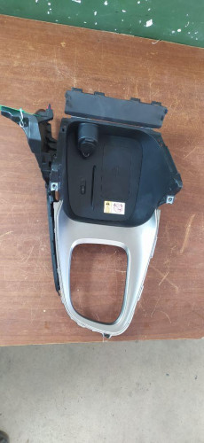 CONSOLA CENTRAL TOYOTA YARIS CROSS 