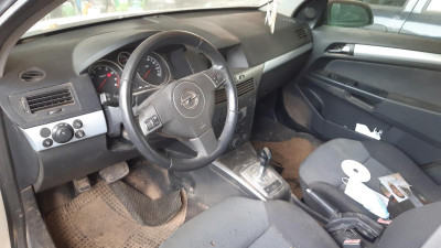 OPEL ASTRA H BERLINA