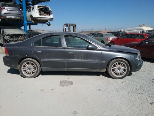  VOLVO S60 BERLINA 