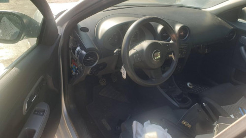 SEAT IBIZA (6L1) — vehículo donante para recambios 