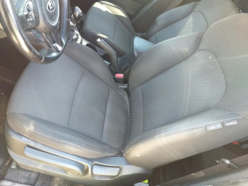 KIA CARENS (RP) — vehículo donante para recambios 
