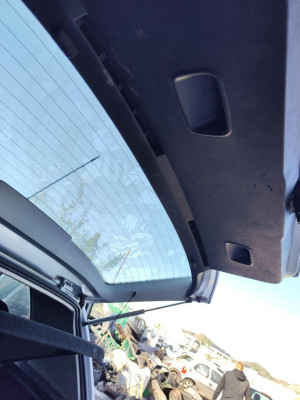 GUARNECIDO PORTON TRASERO