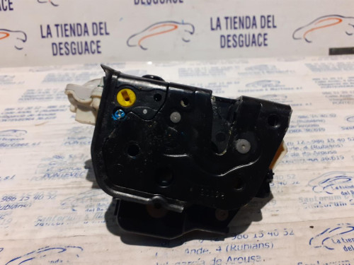  CERRADURA PUERTA TRASERA IZQUIERDA 