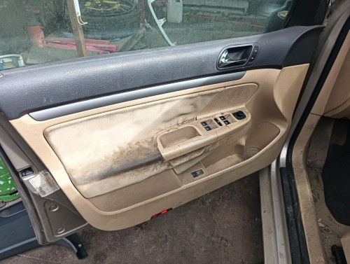 VOLKSWAGEN GOLF V (1K1)(10.2003) — автомобиль-донор на запчасти 