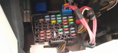 CAJA RELES / FUSIBLES Renault TWINGO II 