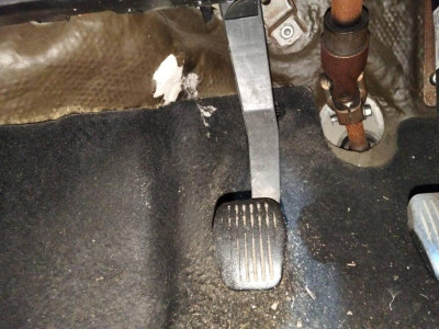 PEDAL EMBRAGUE