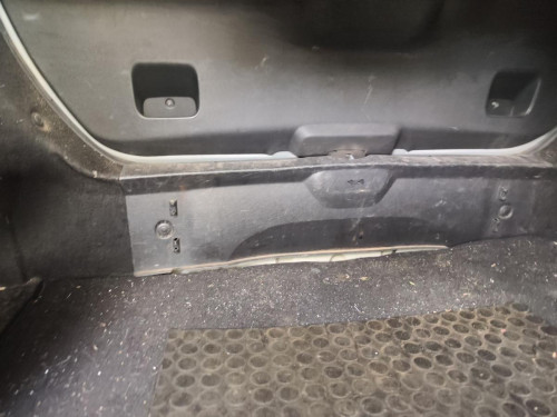 GUARNECIDO PORTON TRASERO Citroen C4 BERLINA 