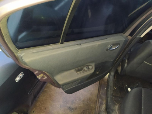 GUARNECIDO PUERTA TRASERA IZQUIERDA RENAULT MEGANE II CLASSIC BERLINA 