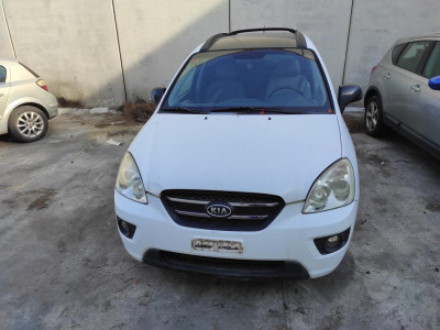 KIA CARENS (UN)