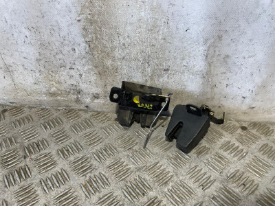 CERRADURA PUERTA TRASERA IZQUIERDA