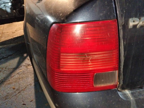 PILOTO TRASERO IZQUIERDO VOLKSWAGEN PASSAT BERLINA (3B2) 