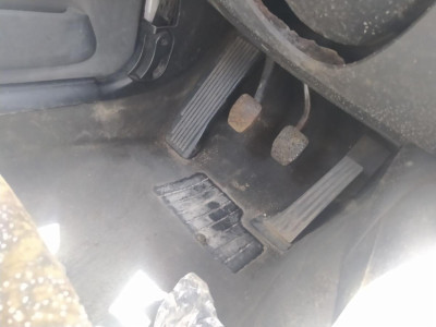 PEDAL EMBRAGUE