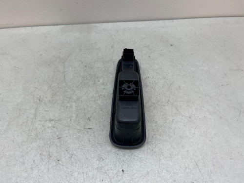 MANDO ELEVALUNAS TRASERO DERECHO Peugeot 5008 
