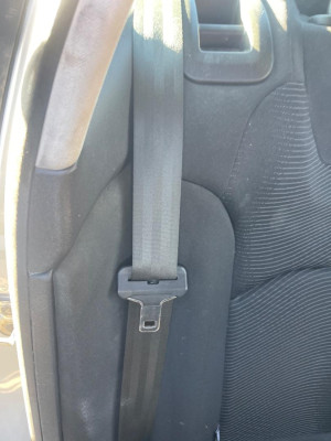 CINTURON SEGURIDAD TRASERO DERECHO
