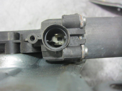 ELEVALUNAS DELANTERO DERECHO