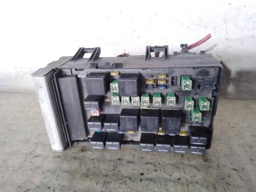CAJA RELES / FUSIBLES CHRYSLER VOYAGER (RG) 