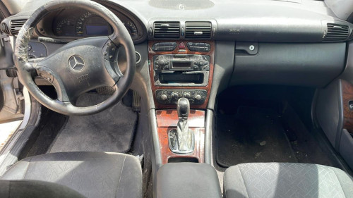 MERCEDES-BENZ CLASE C (BM 203) BERLINA — vehículo donante para recambios 