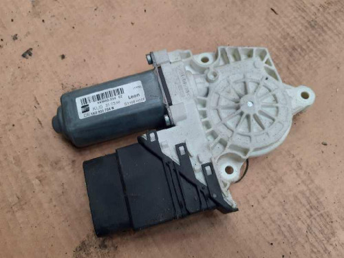  MOTOR ELEVALUNAS TRASERO DERECHO 