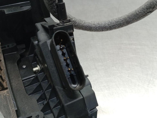  CERRADURA PUERTA DELANTERA DERECHA FORD FOCUS BERLINA (CEW) 