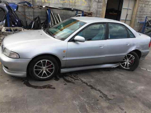  AUDI A4 BERLINA (B5) 