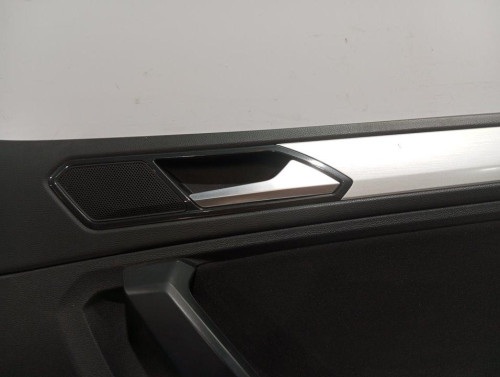  GUARNECIDO PUERTA DELANTERA DERECHA Volkswagen TIGUAN (AD1) 