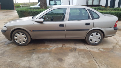 Opel Vectra B Berlina (1995->) — автомобиль-донор на запчасти 