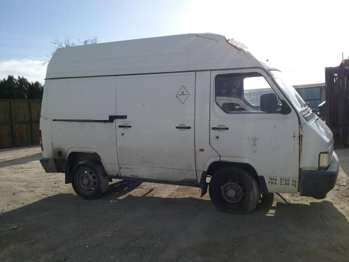  NISSAN TRADE 