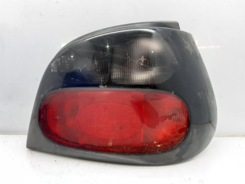 PILOTO TRASERO DERECHO Renault MEGANE I BERL./ BERL. CON PORTÓN (BA0) 