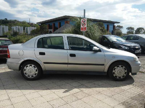 OPEL ASTRA G BERLINA — vehículo donante para recambios 