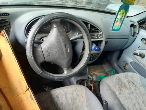  FORD FIESTA BERLINA 