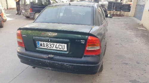 OPEL ASTRA G BERLINA — vehículo donante para recambios 