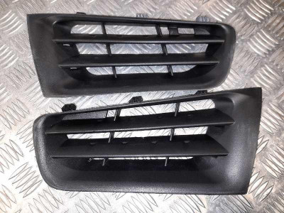 REJILLA PARAGOLPES DELANTERO