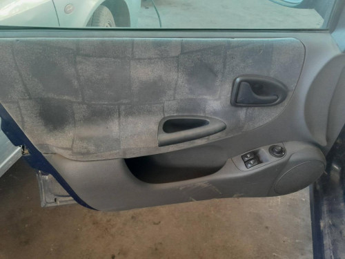 RENAULT MEGANE I FASE 2 BERLINA (BA0) — vehículo donante para recambios 