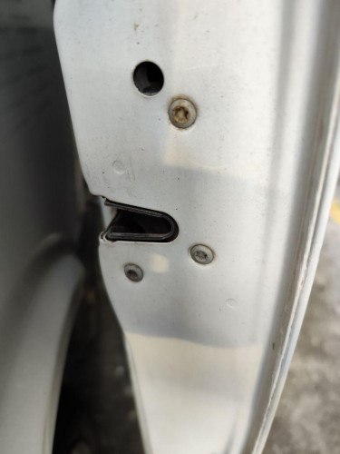 CERRADURA PUERTA TRASERA DERECHA used