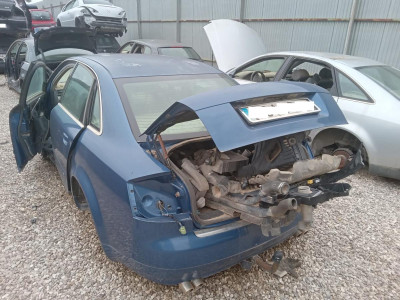 AUDI A4 AVANT (8E)