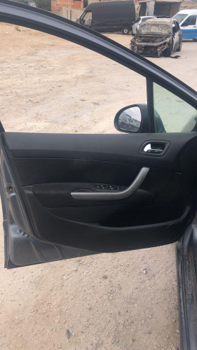 PEUGEOT 308 SW — vehículo donante para recambios 