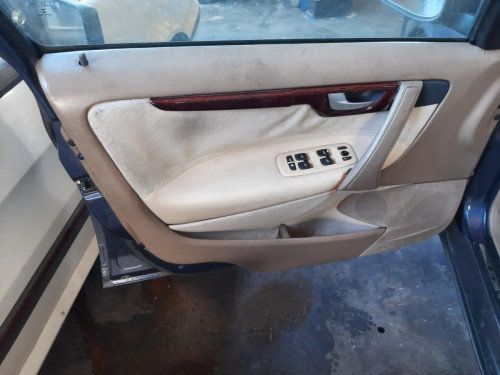  VOLVO S60 BERLINA 