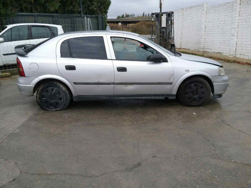 OPEL ASTRA G BERLINA — vehículo donante para recambios 