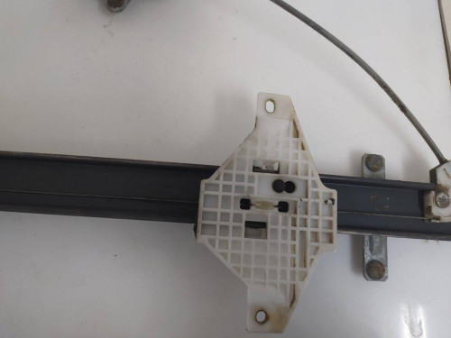 ELEVALUNAS DELANTERO DERECHO Hyundai TERRACAN (HP) 