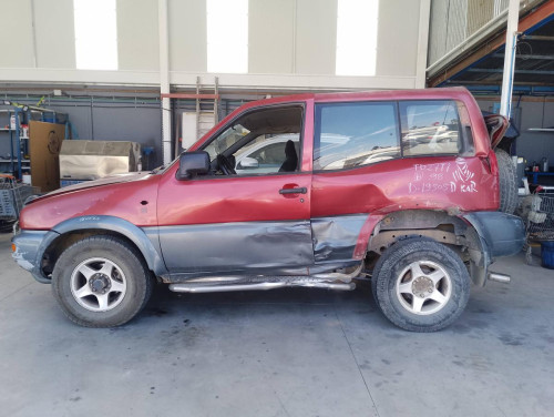 NISSAN TERRANO II (R20) — vehículo donante para recambios 