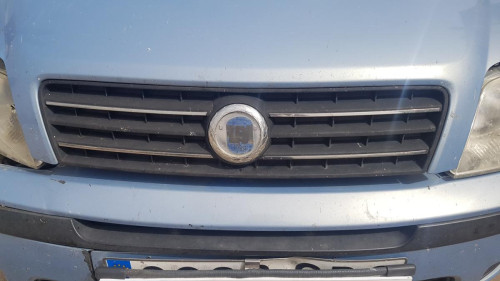 REJILLA DELANTERA Fiat II Punto (188) Berlina (2003->) FIAT II Punto (188) Berlina (2003->) 
