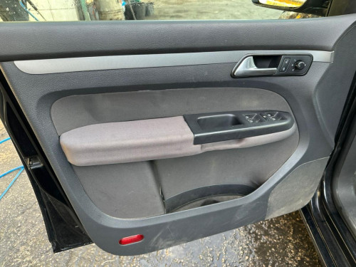  VOLKSWAGEN TOURAN (1T2) 