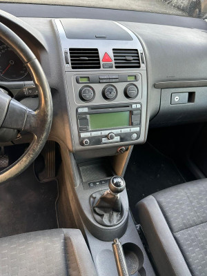 VOLKSWAGEN TOURAN (1T2)