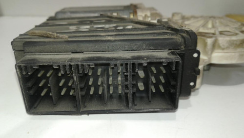  MOTOR ELEVALUNAS DELANTERO IZQUIERDO 
