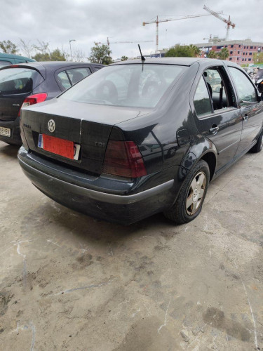 VOLKSWAGEN BORA BERLINA (1J2)(1998) — Donor Vehicle for Used Parts 