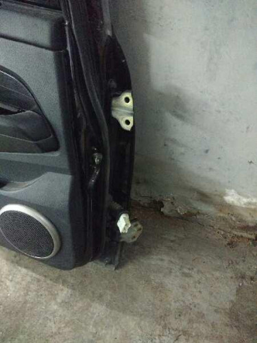  PUERTA TRASERA IZQUIERDA SSANGYONG REXTON 