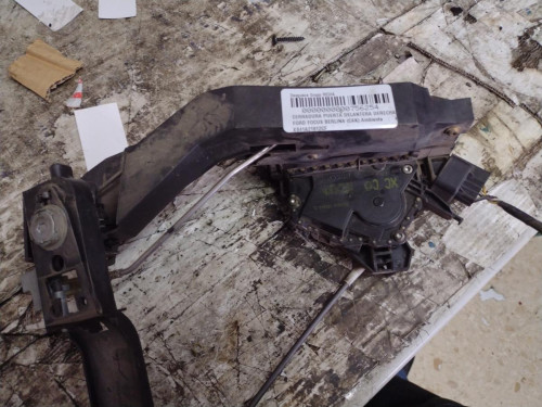 CERRADURA PUERTA DELANTERA DERECHA FORD FOCUS BERLINA (CAK) 