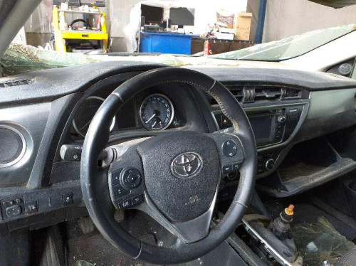  TOYOTA AURIS (E18) 